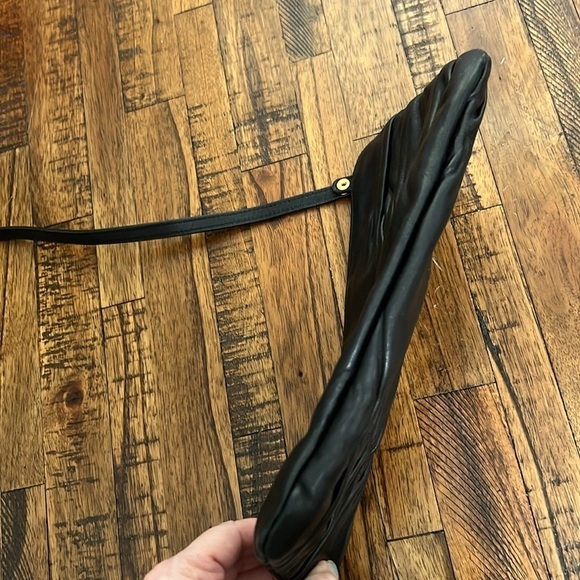 Vintage michael Michael Kors Bag Leather black ruched crossbody Gold Hardware - Picture 9 of 15